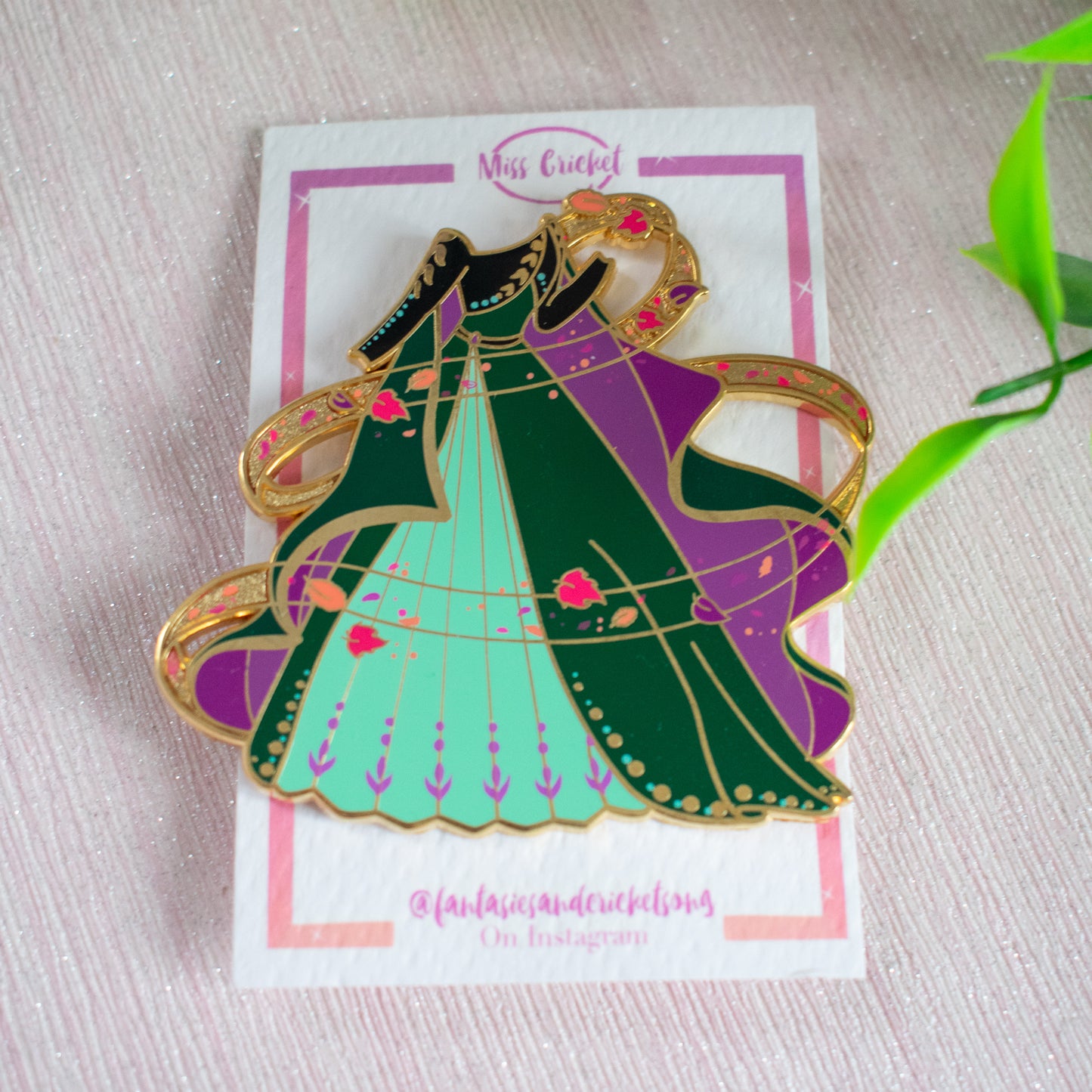 Anna Dress Pin